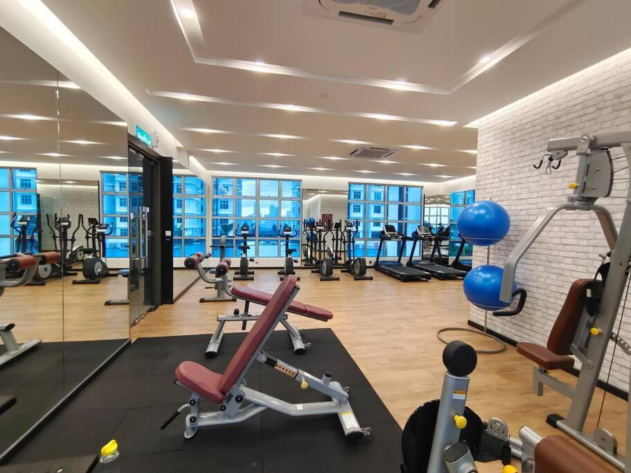 A1403 JB CITY SKS HABITAT LARKIN 2BR 6Pax 100mbps NETFLIX!! By STAY Johor Bahru Esterno foto