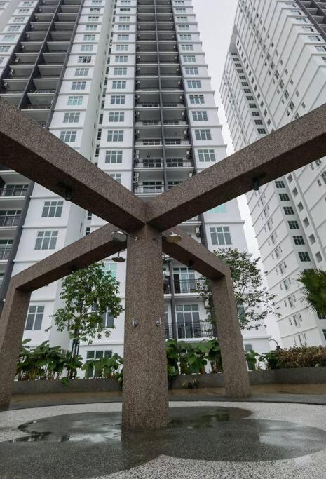 A1403 JB CITY SKS HABITAT LARKIN 2BR 6Pax 100mbps NETFLIX!! By STAY Johor Bahru Esterno foto