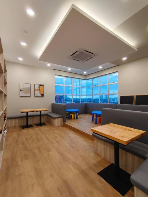 A1403 JB CITY SKS HABITAT LARKIN 2BR 6Pax 100mbps NETFLIX!! By STAY Johor Bahru Esterno foto