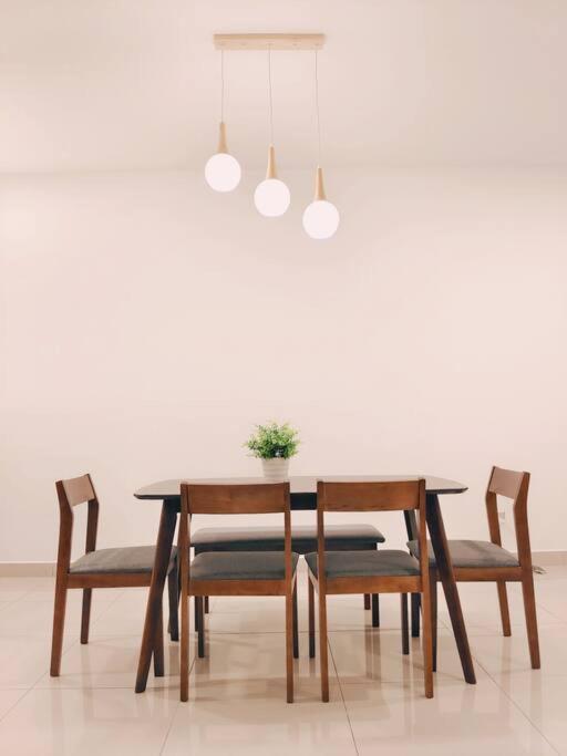 A1403 JB CITY SKS HABITAT LARKIN 2BR 6Pax 100mbps NETFLIX!! By STAY Johor Bahru Esterno foto